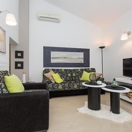 Adorable Holiday House Lilla-With Pool-Near Old Town Labin Labin  Exterior foto