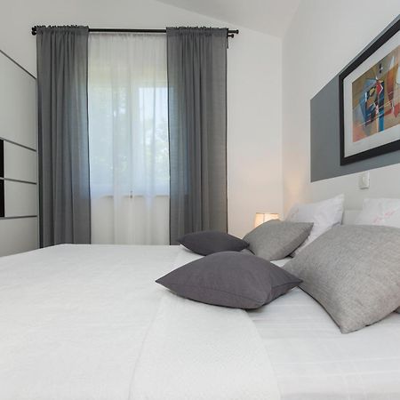 Adorable Holiday House Lilla-With Pool-Near Old Town Labin Labin  Exterior foto